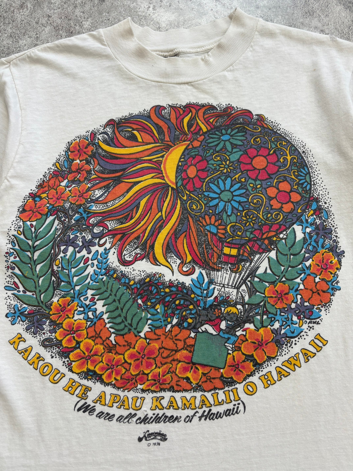 1974 Hawaii Art Tee Medium