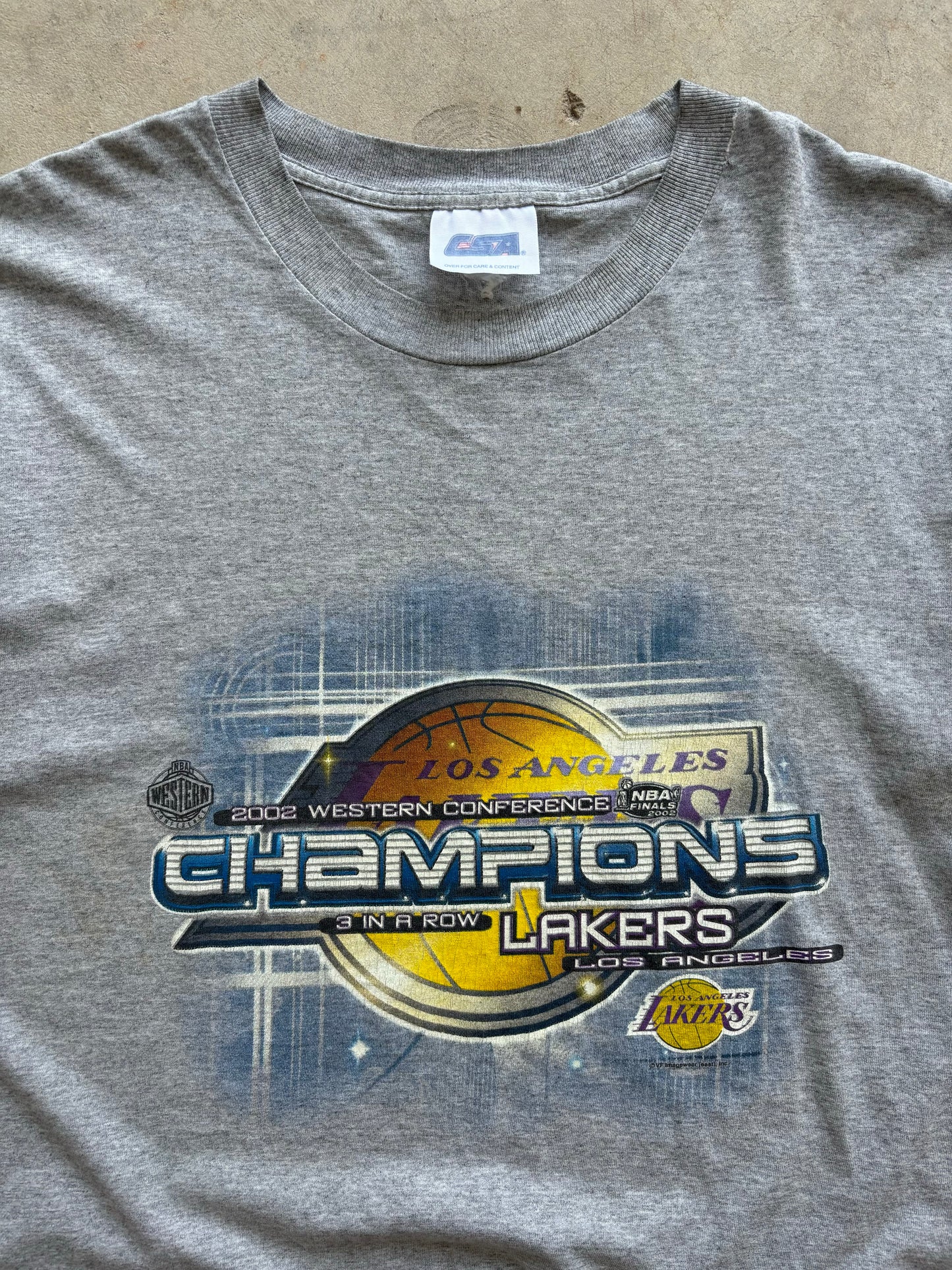 2002 Los Angeles Lakers Champs Tee Size Large